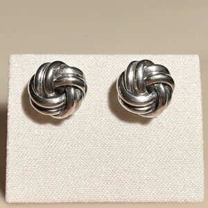 Stud Earrings. Knots